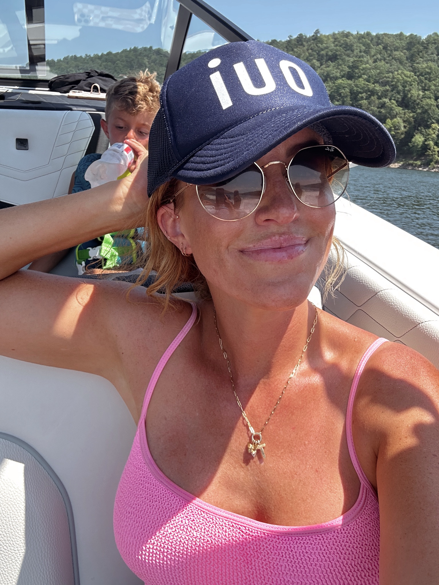 #hunzagswim #hunza #raybans #clarev #oui 

Lake days are the best days!!