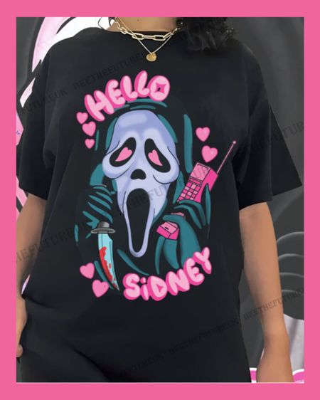 Call me 📞 The perfect shirt for Halloween! The ultimate slasher movie! It’s so cute! #halloween #halloweenshirt #halloweenoutfit #halloweenfit #horrornights #scarymovie #scream #ghostface #halloweenhorrornights #universalstudios #universalstudiosoutfit #universalstudiosfit #screamghostface 