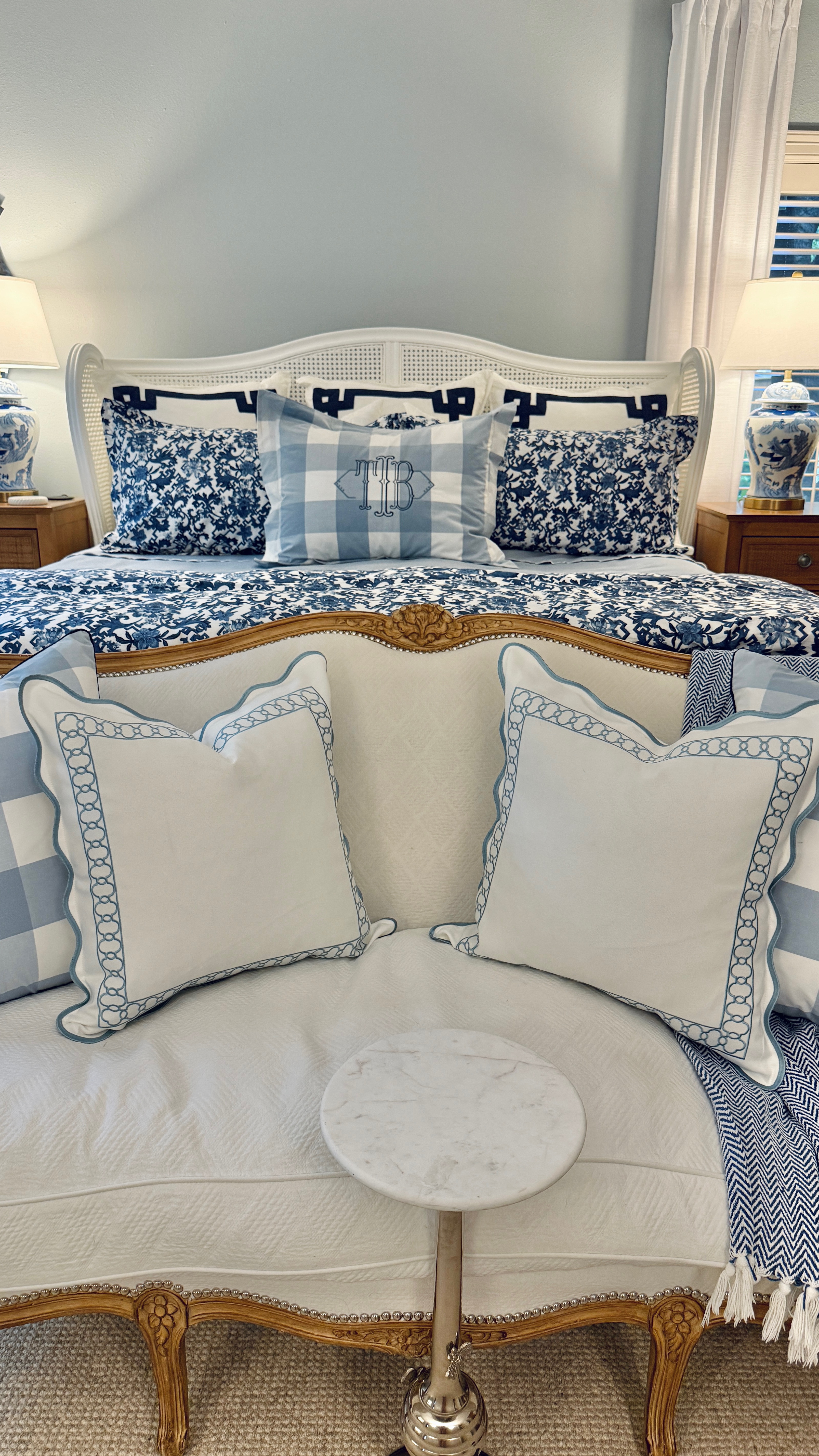I just added the prettiest finishing touch to my bedroom! This darling little scalloped and embroidered pillow cover from Amazon! The fabric is heavy (performance fabric!) and the workmanship on the scallops and embroidery is remarkable. I’ll link my favorite Amazon down inserts (be sure to size up 2) and the rest of my bedding below too!💙

#masterbedroom #blueandwhite #classichome #amazonhome

#LTKHome