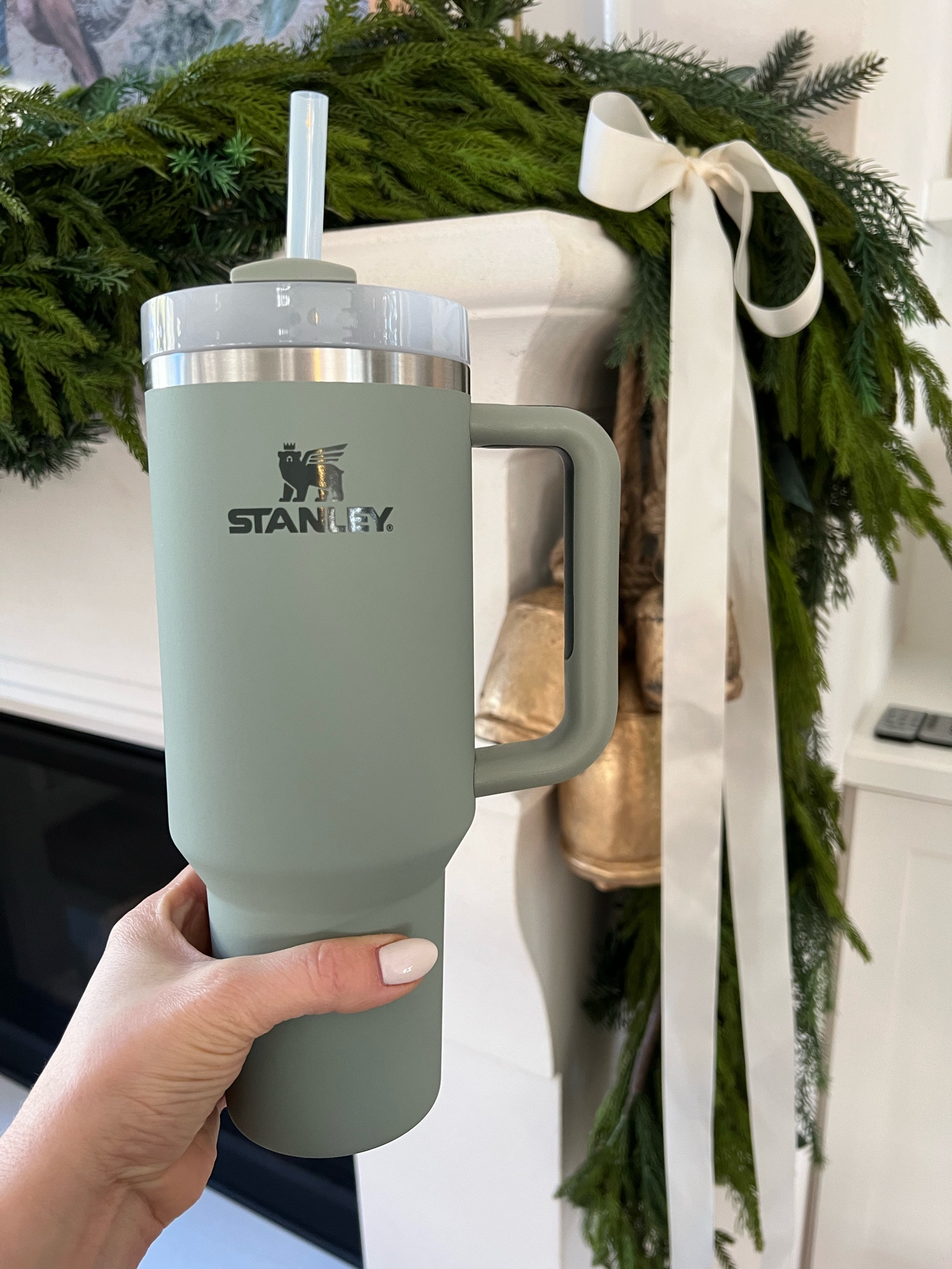 Stanley THE QUENCHER H2.0 FLOWSTATE TUMBLER 40 OZ BAY LEAF SOFT MATTE SOLD  OUT!!