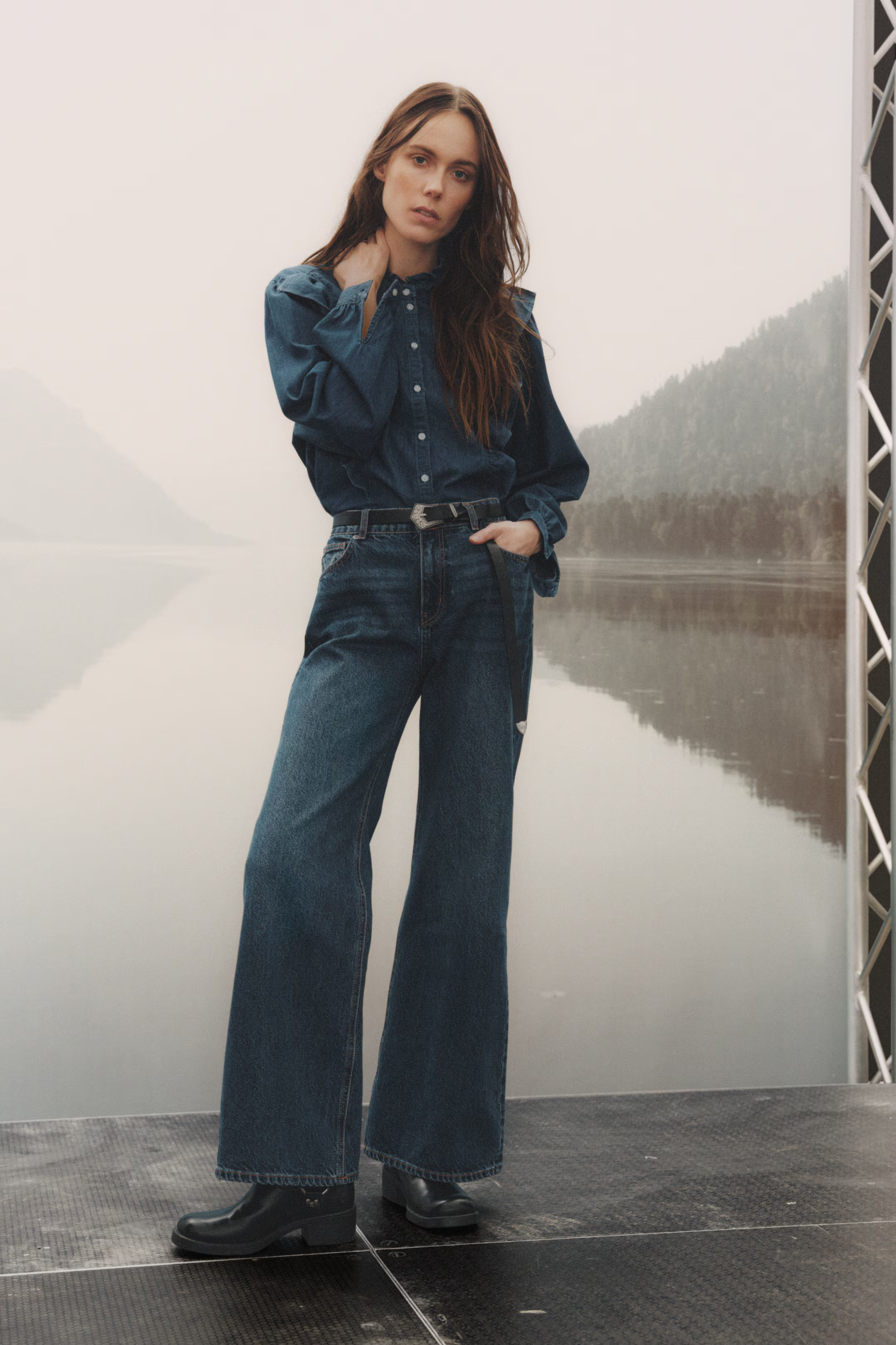 Flared Regular Jeans - Denim blue - Ladies | H&M GB | H&M (UK, MY, IN, SG, PH, TW, HK)