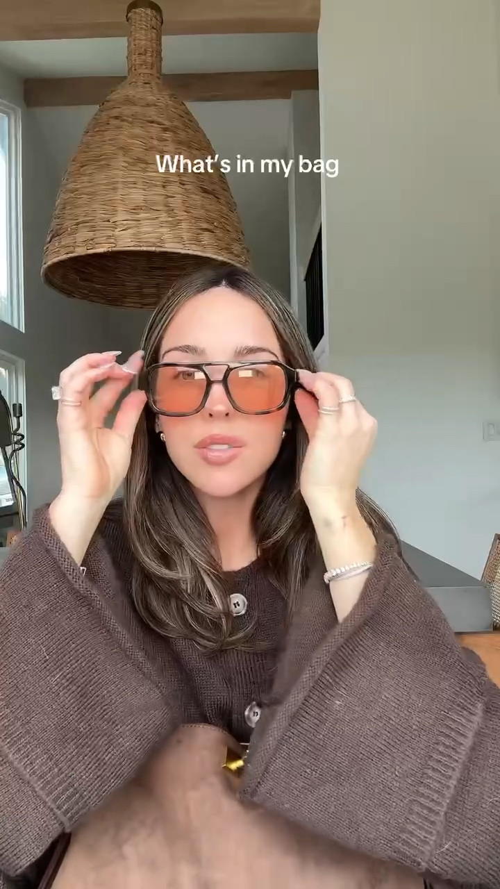 What’s in my bag! 

#LTKStyleTip #LTKBeauty #LTKItBag