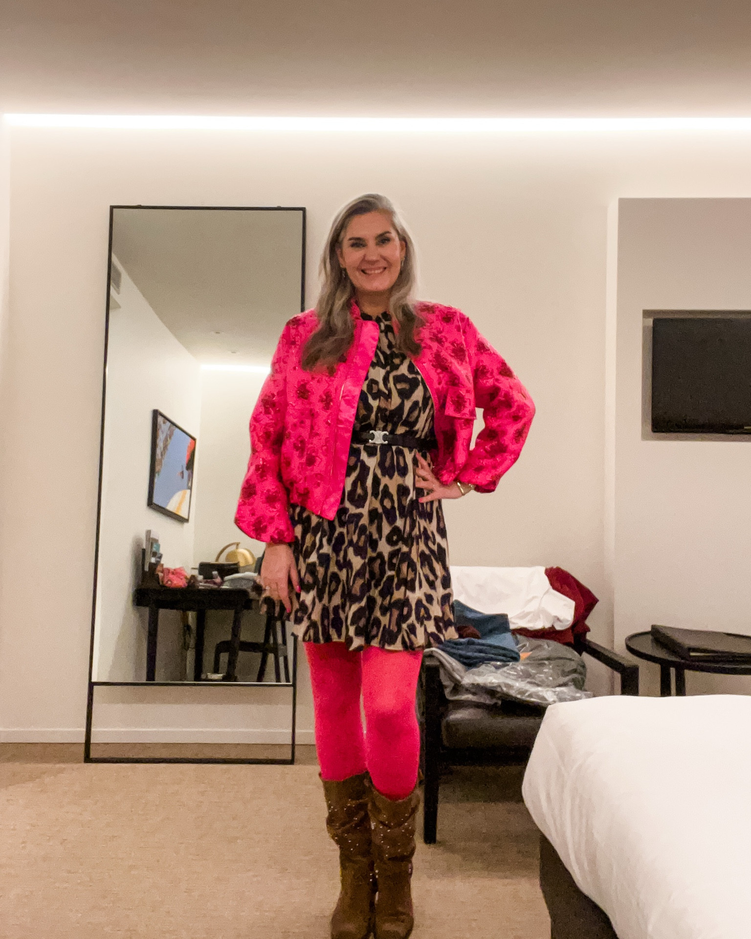 Ootd - Saturday. Pink jacquard bomber jacket (TessV), leopard dress (old, Shoeby), pink tights (Snag) and suede biker or western boots. 



#LTKstyletip #LTKnederlands #LTKeurope