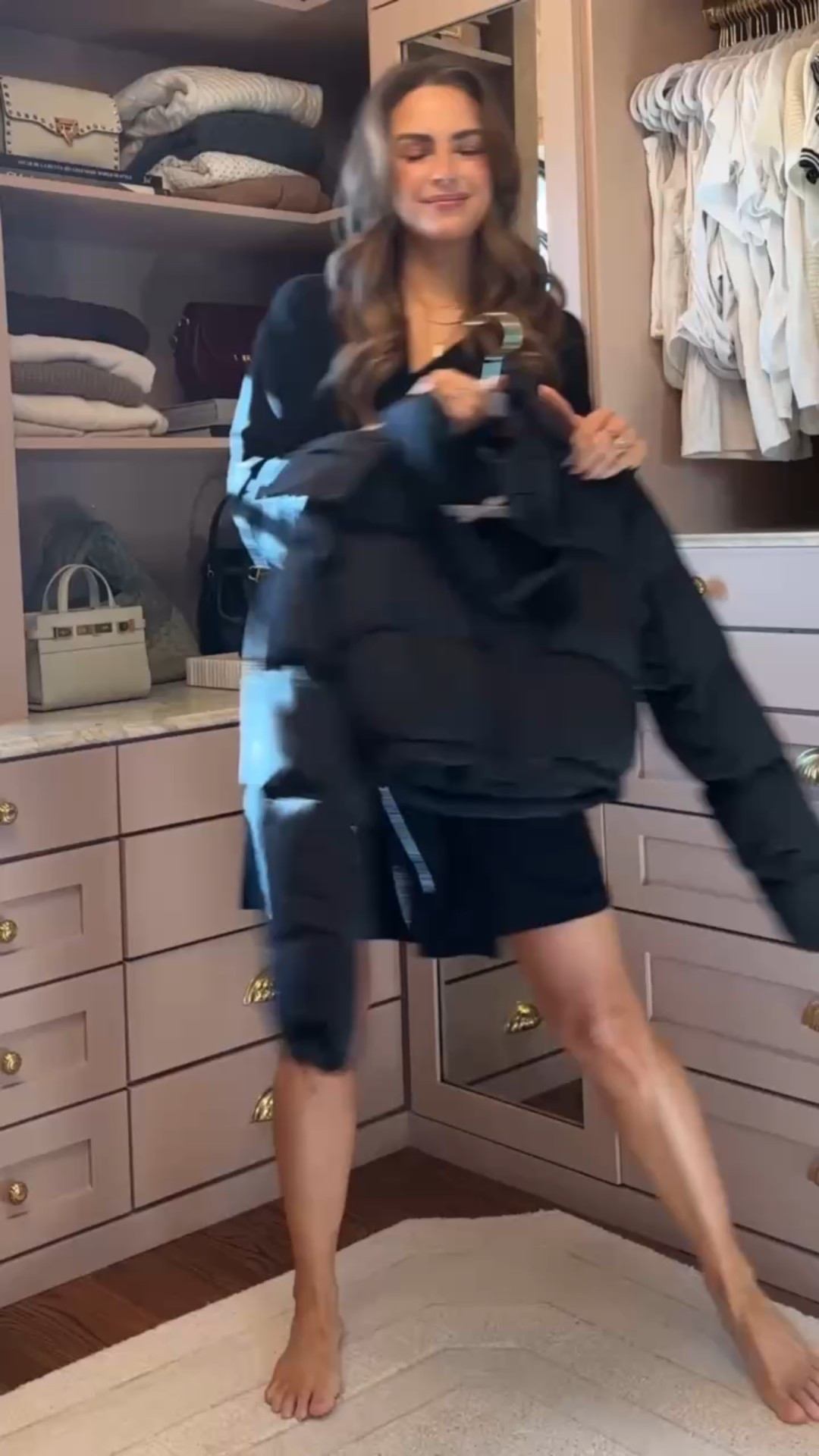 Everything I’m wearing is via @lululemon Like New. It’s their resale program that has so many great finds! It’s where I get all of my lululemon outerwear. Whether you’re getting a size or color you missed on the site or just giving new life to gently used pieces— it’s such a great program. You can also trade in your items for store credit!

You can use my code: ALOPROFILE10 for 10% off. I’ll link what I’m wearing from Like New & round up some other favorites for you all.