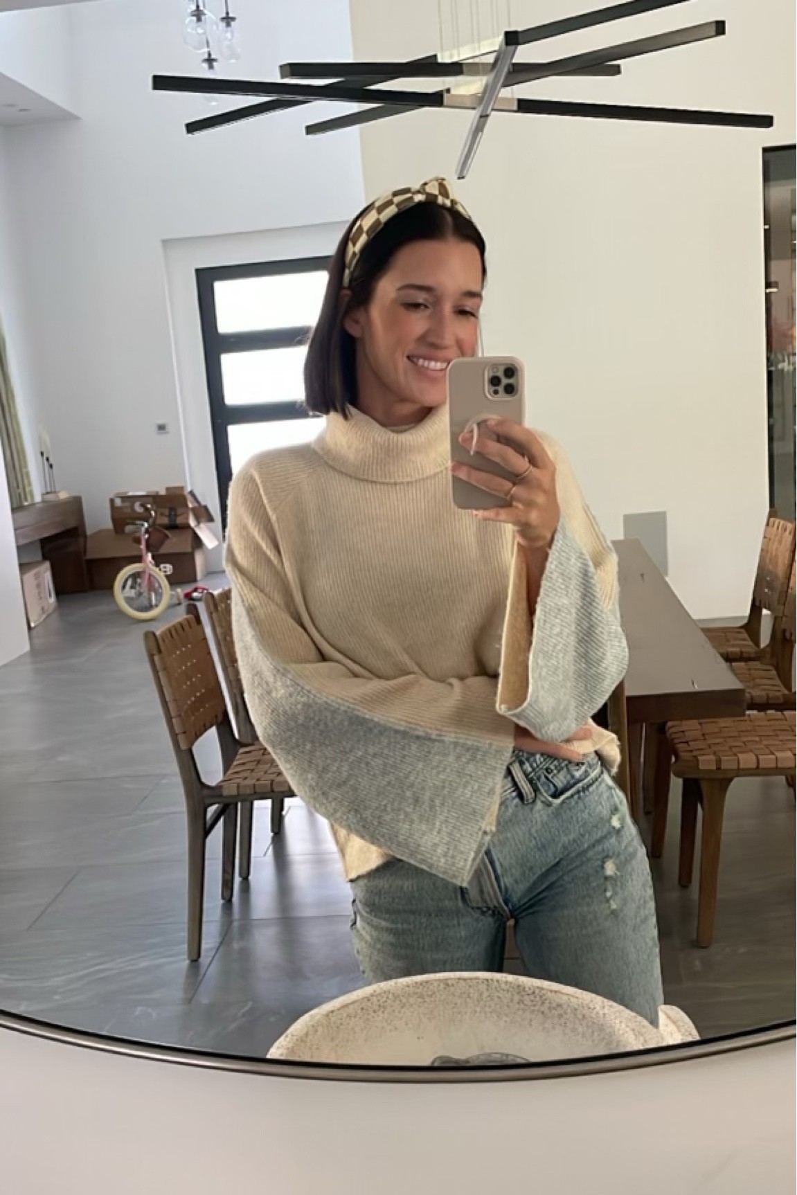 Outfit for the day 🤎 sweater and jeans for Fall

#LTKSeasonal #LTKfit #LTKunder100