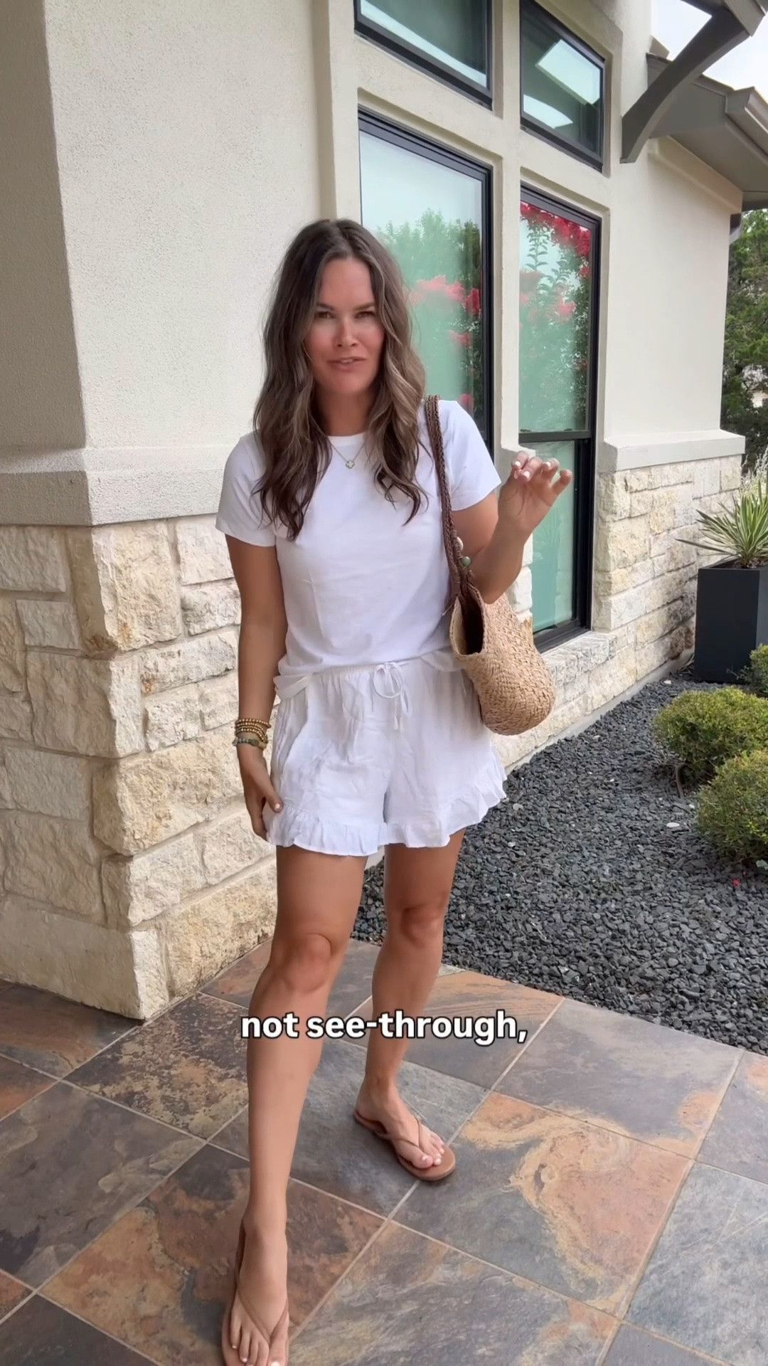 An easy throw-on outfit that still looks put together 👏

#LTKootd #LTKmomlife #LTKgrwm