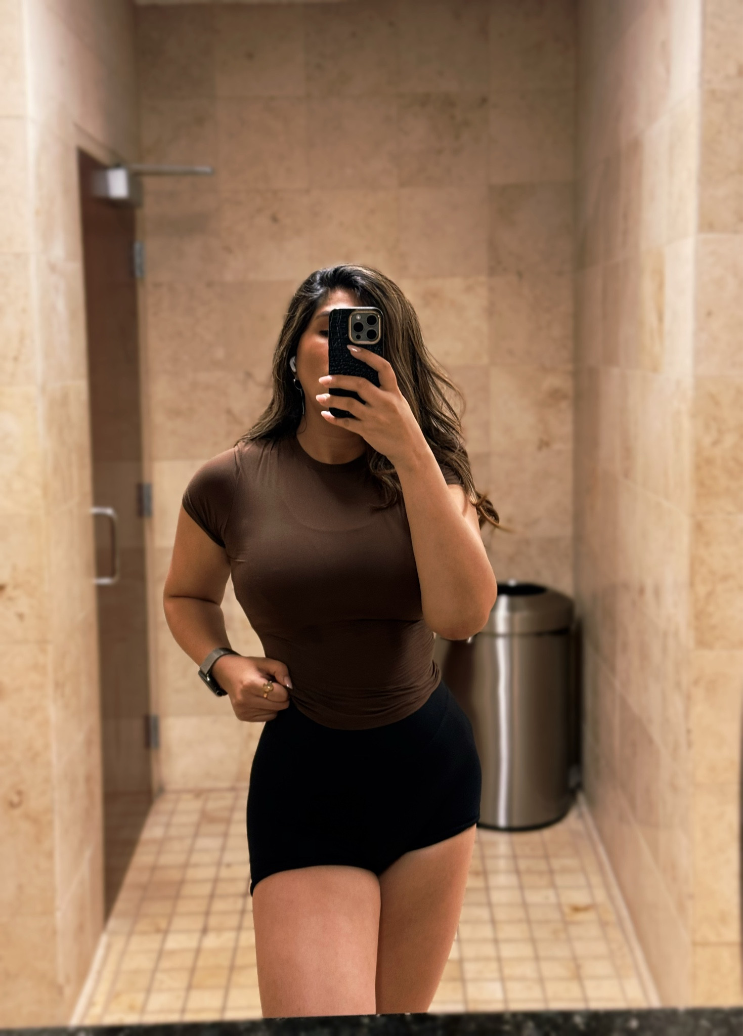 Casual gym fit but make it snatched.
This chocolate brown tee is buttery soft + hugs in all the right places, and these high-rise shorts are a dream for both workouts and errands.

Linked everything for you on LTK—comfy, flattering, and under $100!

#LTKfit #LTKfashion #GymFitCheck #OOTD #FitnessStyle #BrownTones

#LTKfindsunder100 #LTKU #LTKActive