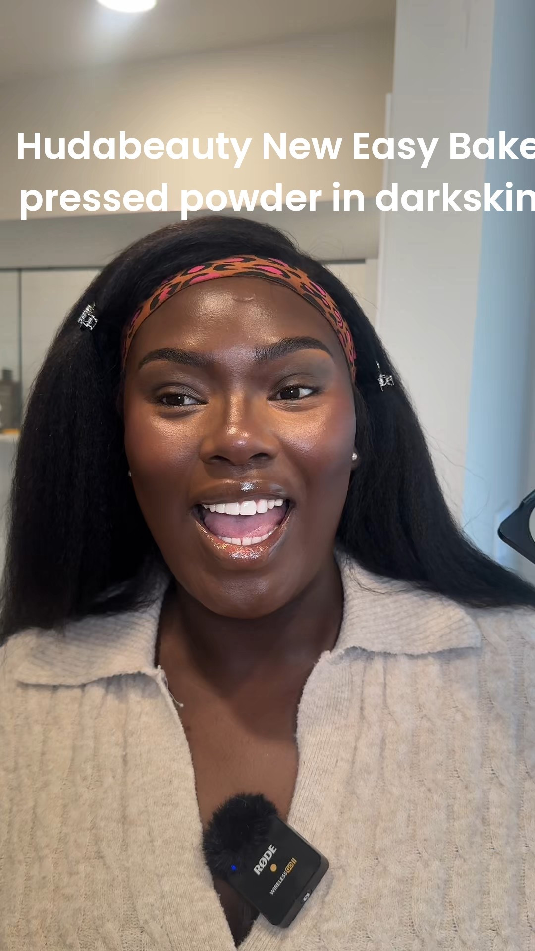 I tried Hudabeauty’s brand new EASY BAKE PRESSED POWDER using shades cinnamon bun to brighten and coco truffle for the full face! I love the blur and my make up stayed matte for up to 9 hours. It could have gone longer but I was ready for bed ! 