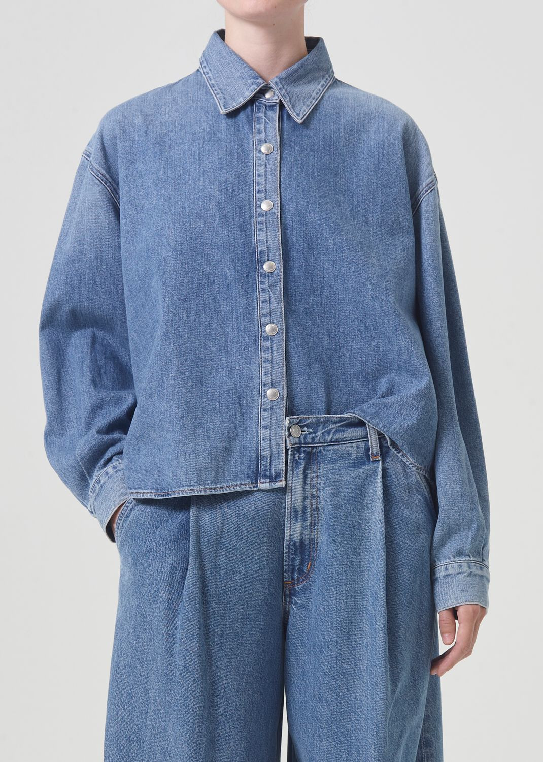 Aiden High Low Shirt in Shout | AGOLDE