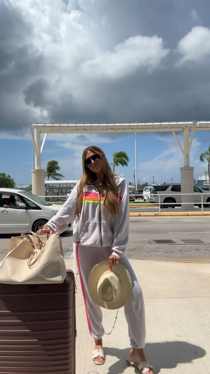 Airport look 
Wearing a size small in the set! 

#LTKStyleTip #LTKTravel #LTKSeasonal