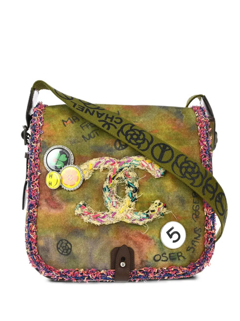 CHANEL Pre-Owned 2014 On The Pavements Graffiti Crossbody Bag | Yellow | FARFETCH CA