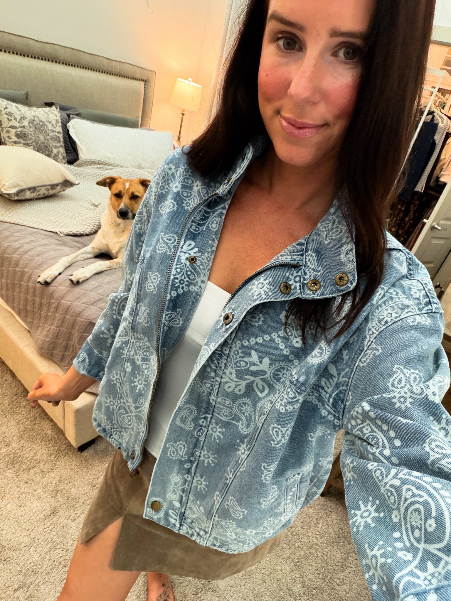 Amazon jacket // denim jacket // under $50 // fall outfits // fall jackets // white cami // Amazon finds // fall ootd