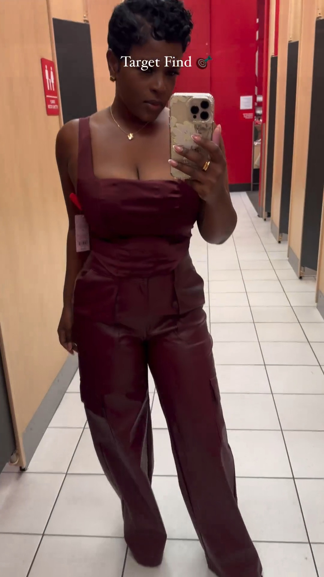 A moment for this monochromatic look 😍❤️