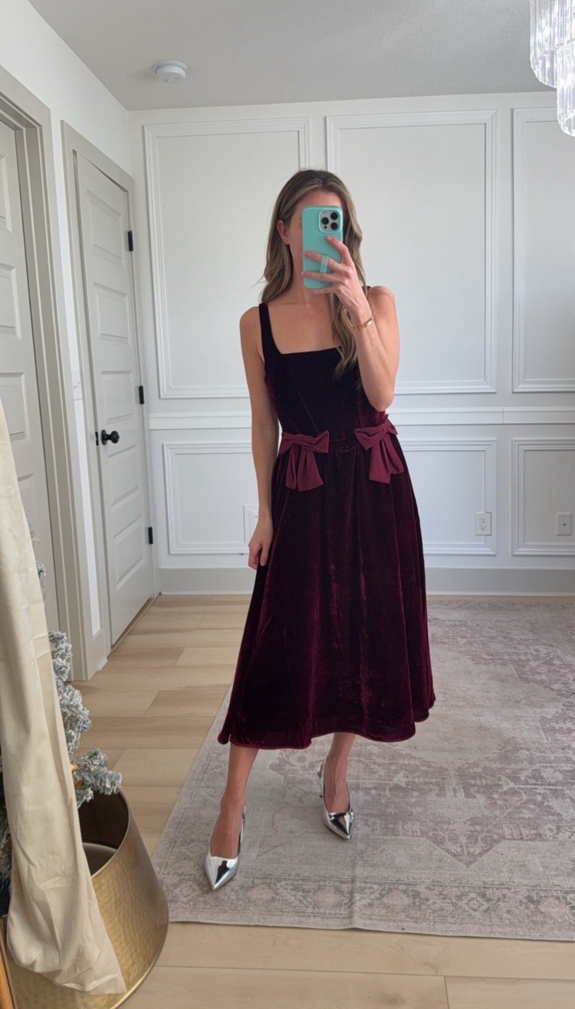 New holiday dress with bows


#LTKSeasonal #LTKHoliday #LTKFindsUnder100