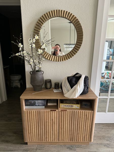 Entry console table that’s not styled but still cute! 

Amazon find, home decor

#LTKhome #LTKsalealert #LTKstyletip