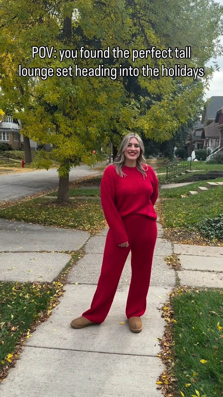 This set is quite literally the most wonderful thing I have purchased lately! Pairs well with a Christmas tree and holiday spirit! ♥️ 

#tallfashion #tallgirl #tallgirlproblems #tallclothing #tallgirlsrock #tallgirlstyle #gaptall #gap