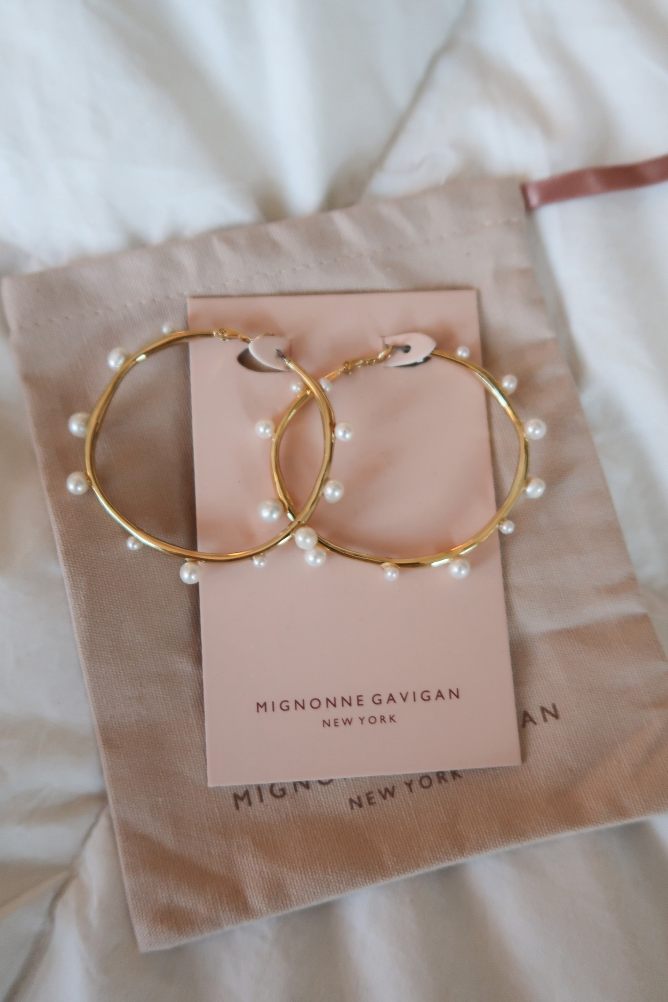 Mignonne Gavigan Gold Isla Pearl Hoop Earrings 

#LTKSummerEdit #LTKStyleTip #LTKGiftGuide