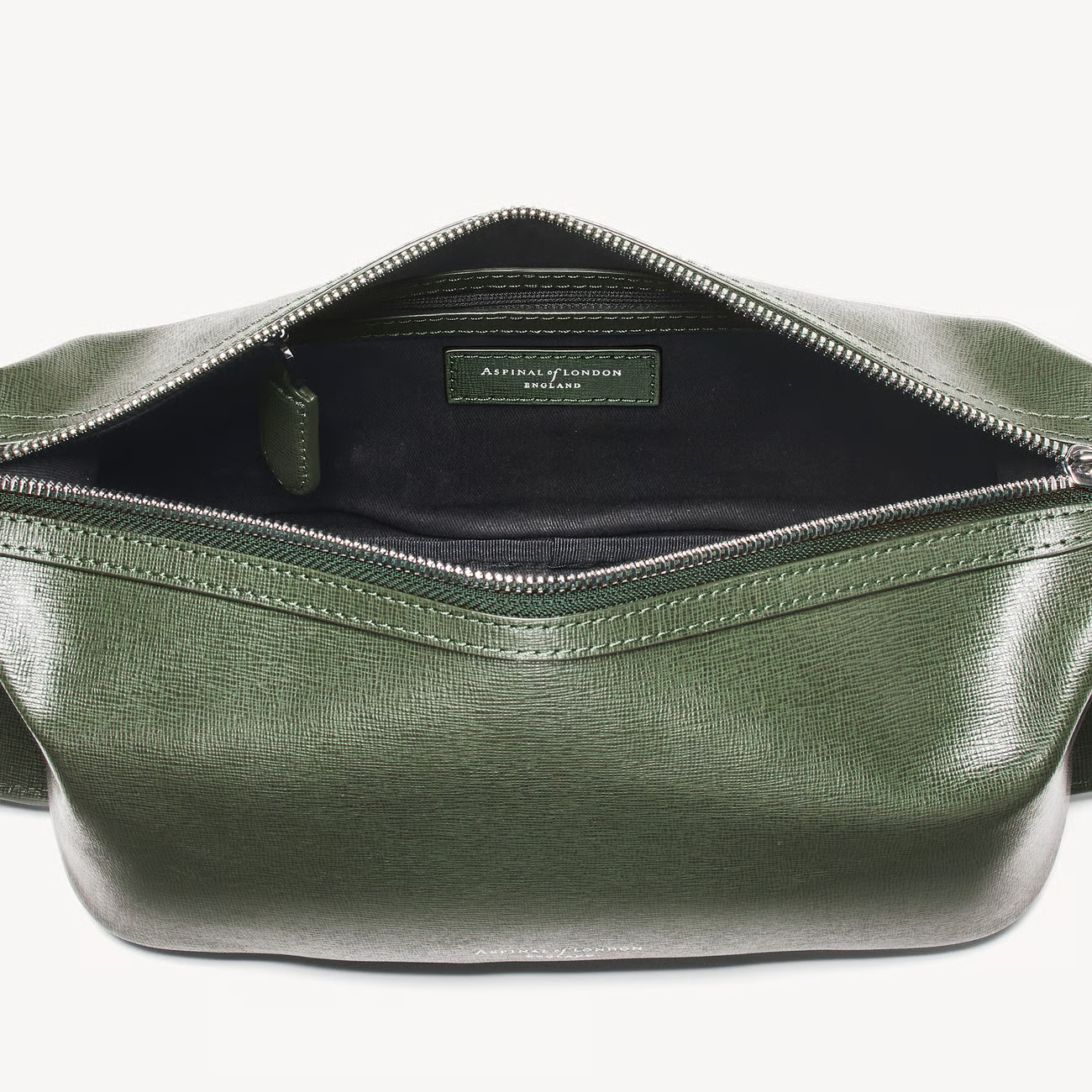 Mount Street Washbag

        
            
            Green Saffiano | Aspinal of London