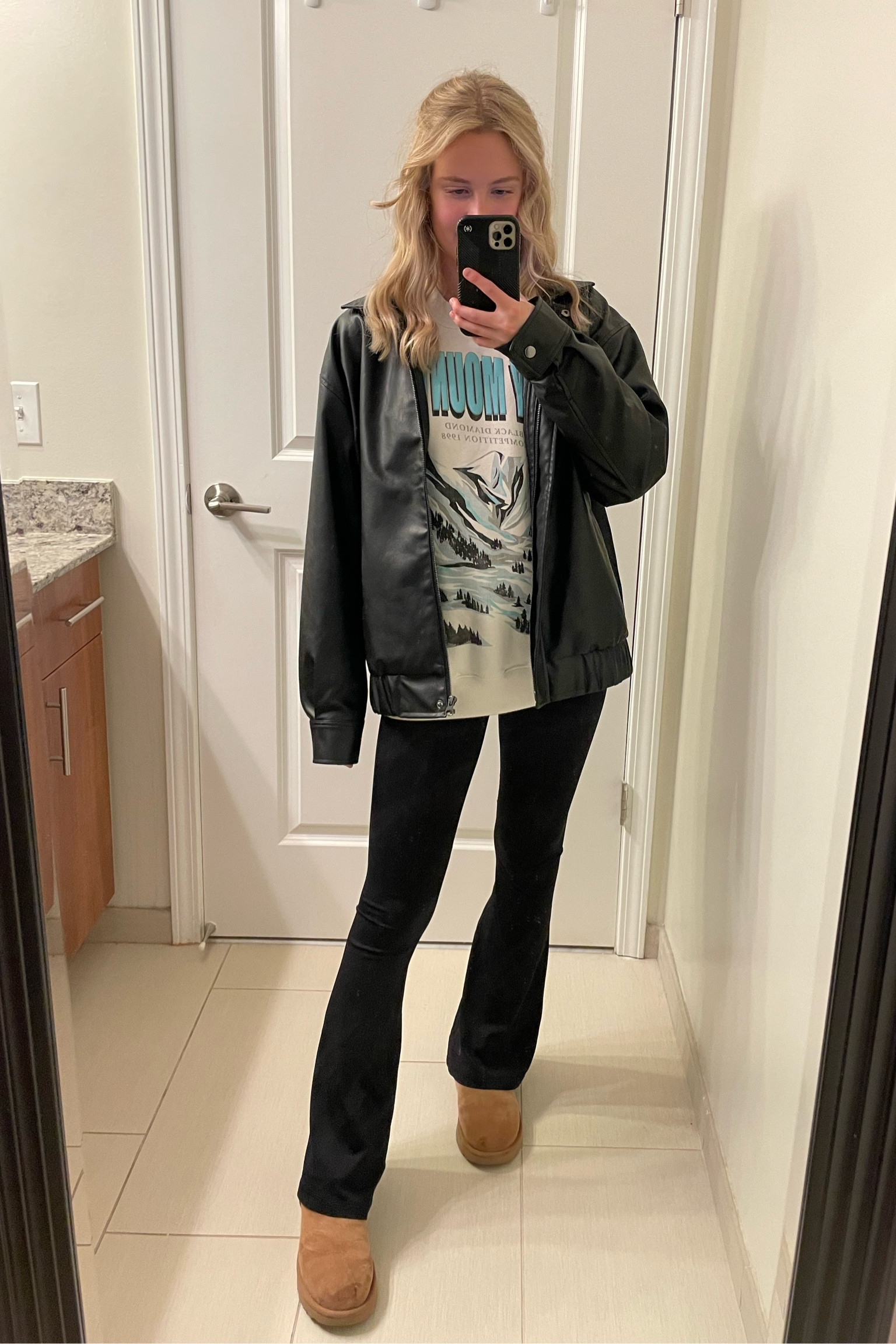 S in sweatshirt from abercrombie, so many diff graphic options!
XS in leggings
Size 6 in uggs
S in leather jacket from glassons, tagged similar
#abercrombie #aerie #ugg #leggings #sweatshirt #leatherjacket #graphicsweatshirt 

#LTKSeasonal #LTKfitness #LTKU