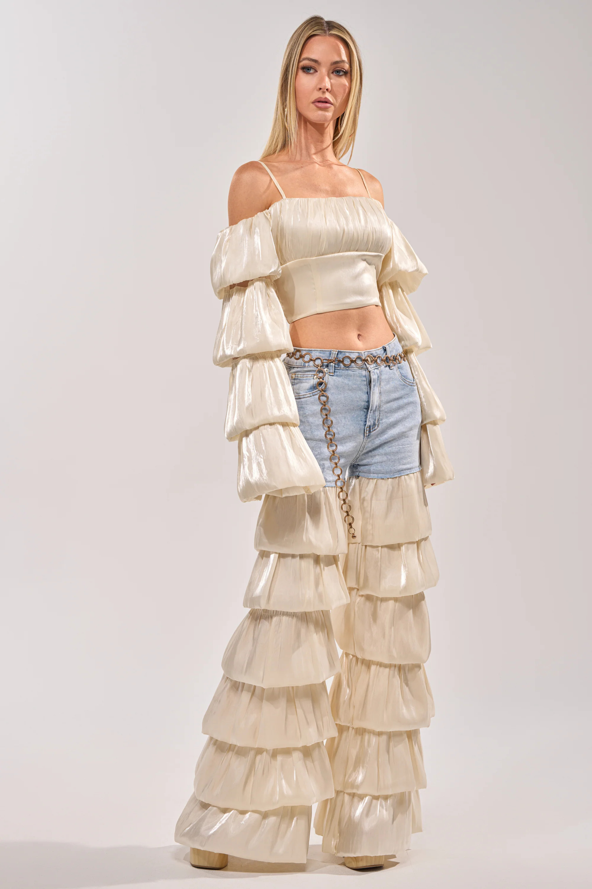 BOUNCIN AROUND DENIM RUFFLE PANT | AKIRA