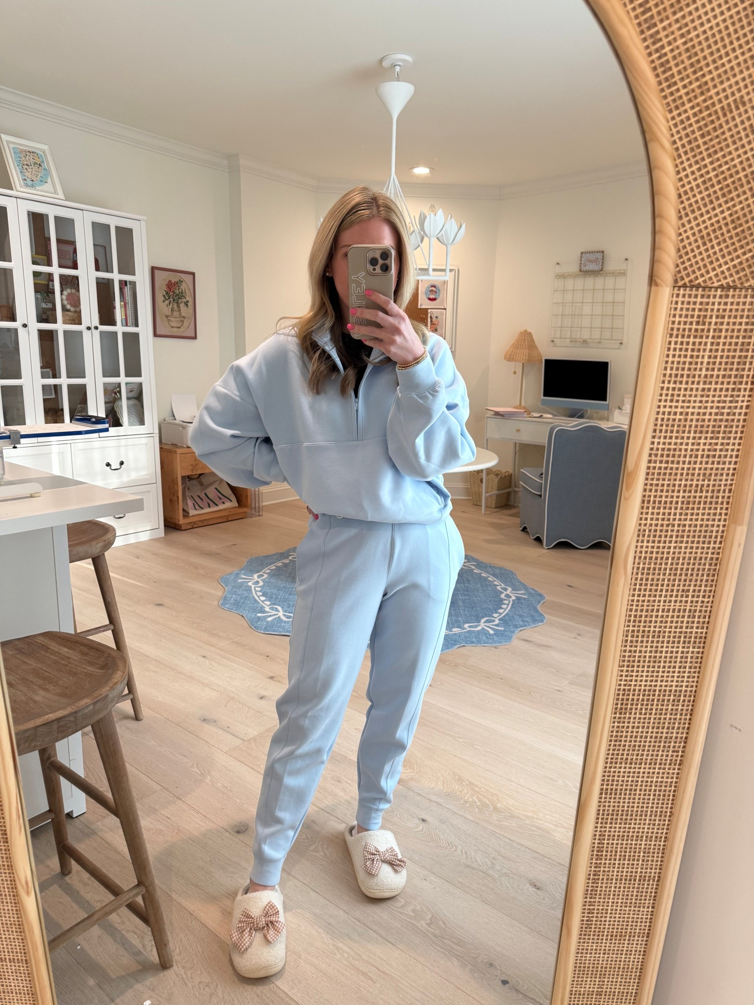 Snow day set and obsessing over this color 🤩

Runs tts / a little roomy - wearing a size small

@Nike US 

#LTKgrwm #LTKActive #LTKmomlife