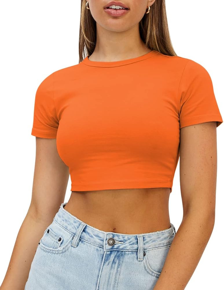 WYNNQUE Womens Crop Tops Cute Summer Scoop Neck Basic Tees Slim Fit Trendy Short Sleeve T Shirts ... | Amazon (US)
