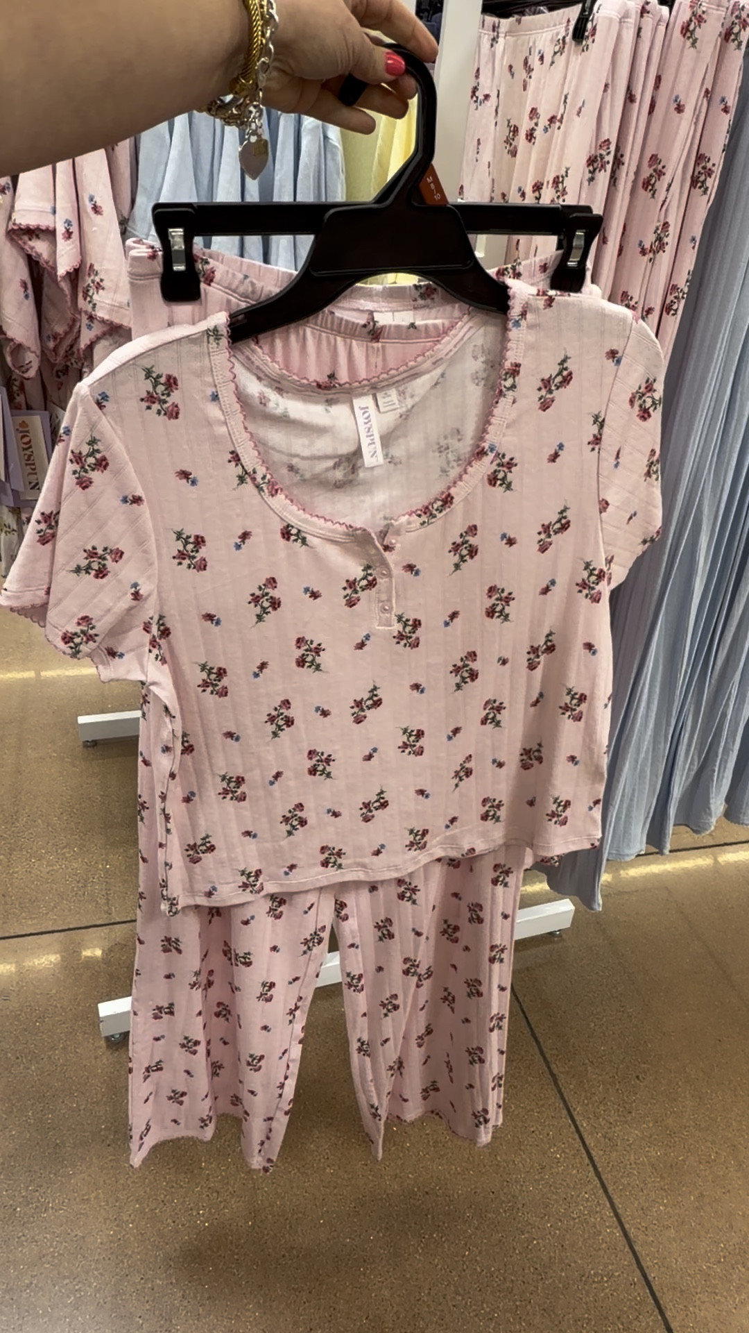 I don’t know how Walmart makes these $19 pj sets feel like $$$$$! And these floral ones are so cute! 


#LTKPlusSize #LTKMidsize #LTKPetite