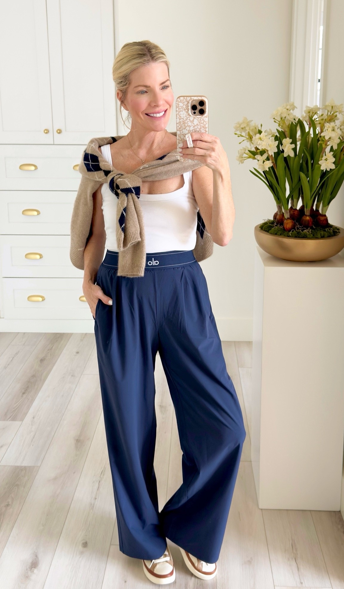 Wearing a size Small in the pants and XS in the cardigan.  💙

#LTKTravel #LTKActive #LTKootd