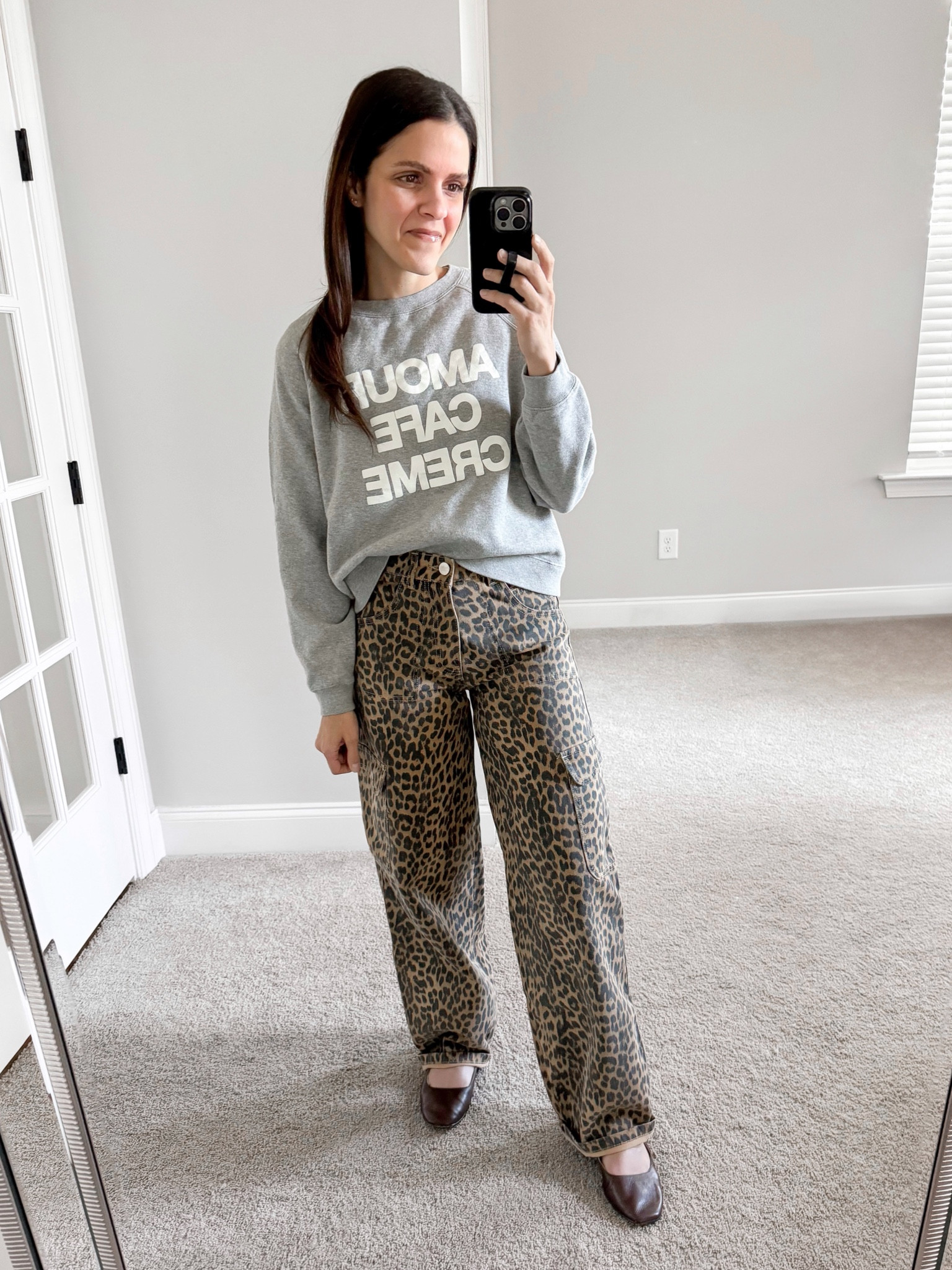 Today’s look — graphic sweatshirt, leopard cargo jeans, ballet flats

#LTKStyleTip