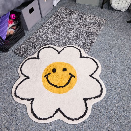 daisy shaped rug 30in | Five Below