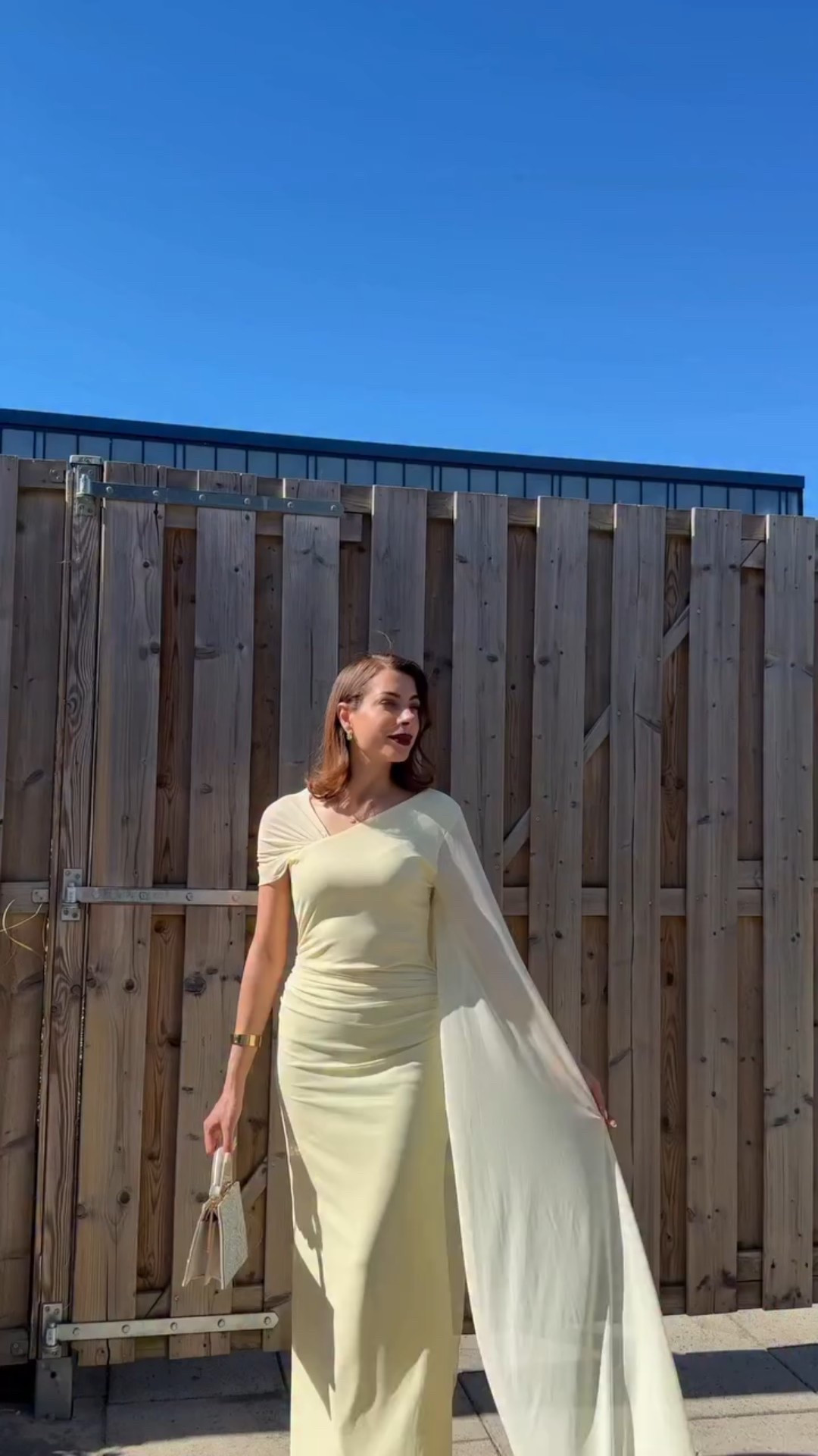 About last night #nancyajram 💛🎶 this colour has my heart! 💛 And the dress what do we think?  #butteryellowdress 

I’ll LINK it soon in stories, but before I want you to guess the price of this dress 👌🏼 

#LTKeurope #LTKnederlands #LTKdresses