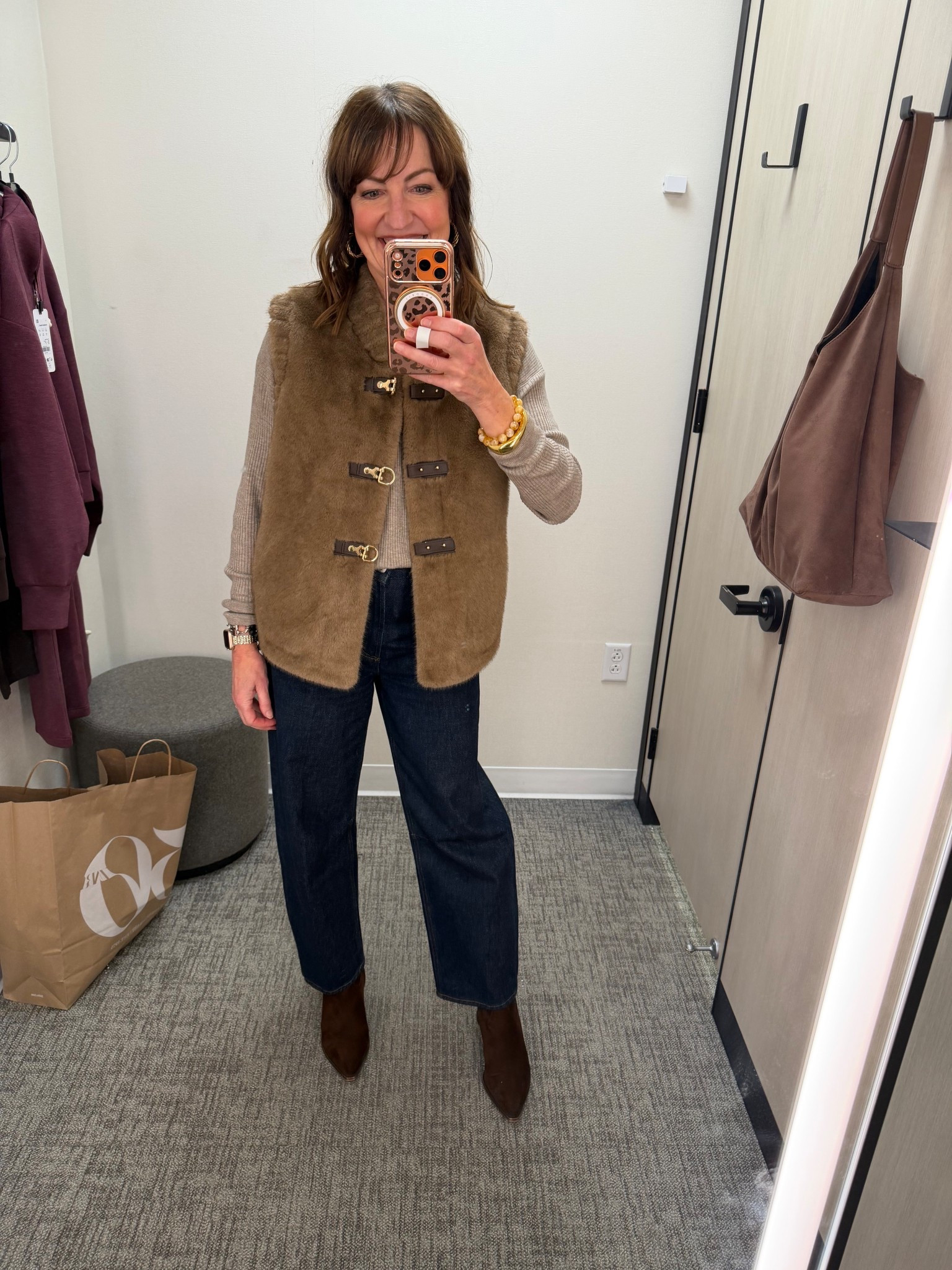 Outfit of the day for shopping! I got so many compliments on my faux fur vest! I’m bummed it’s out of stock, but I linked some other cute ones! Still loving my new curve jeans! 

Citizens of Humanity, Heartloom, faux fur vest, barrel jeans, Dolce Vita

#LTKWorkwear #LTKootd #LTKOver40