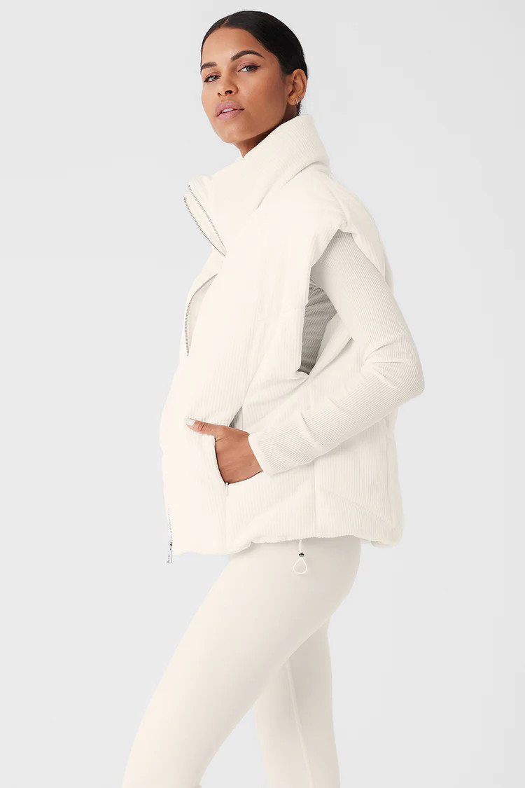 Ribbed Velour Mountain Side Puffer Vest | Alo Yoga (US)