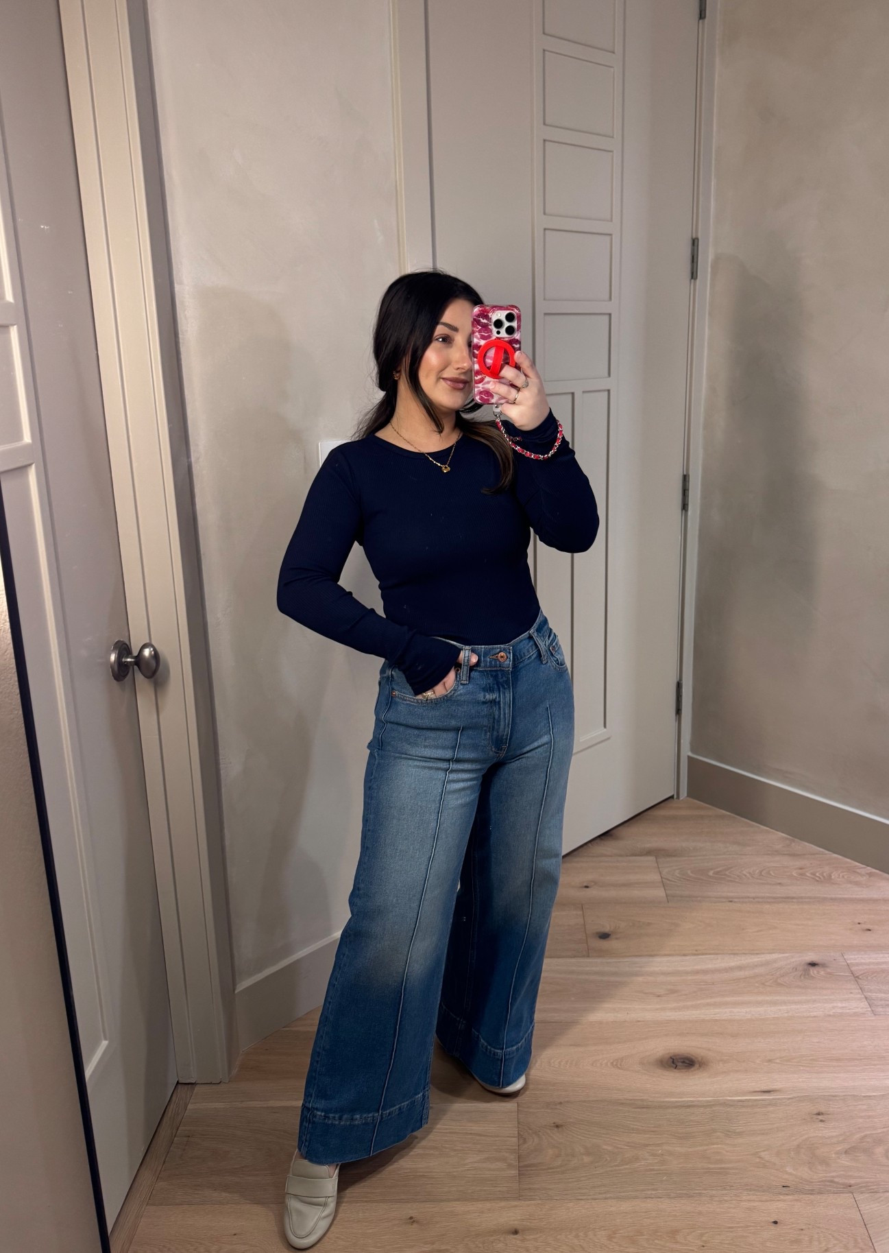 If you’re petite and struggle with denim… GAP is the answer! High-rise, wide-leg, and straight-leg options that actually fit!

Wearing: jeans size 27 regular and top size Small Petite! I also own the 27 petite and they show my ankle! Both are great 
✨ GapJeans Event 20–40% off jeans 2/4–2/9 + code MIMI15 stacks

5’0” 140 lbs
@gap #howyouweargap #gappartner