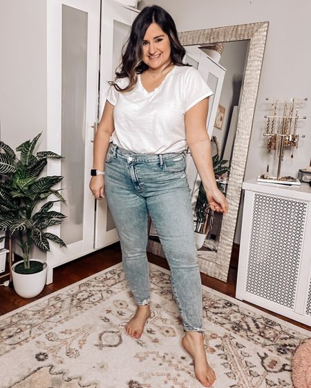 Wearing a 33S (could have down 32S) in the abercrombie skinny jeans
Classic white t-shirt
Asymmetrical button jeans

Curvy jeans, petite jeans 

#LTKcurves #LTKFind