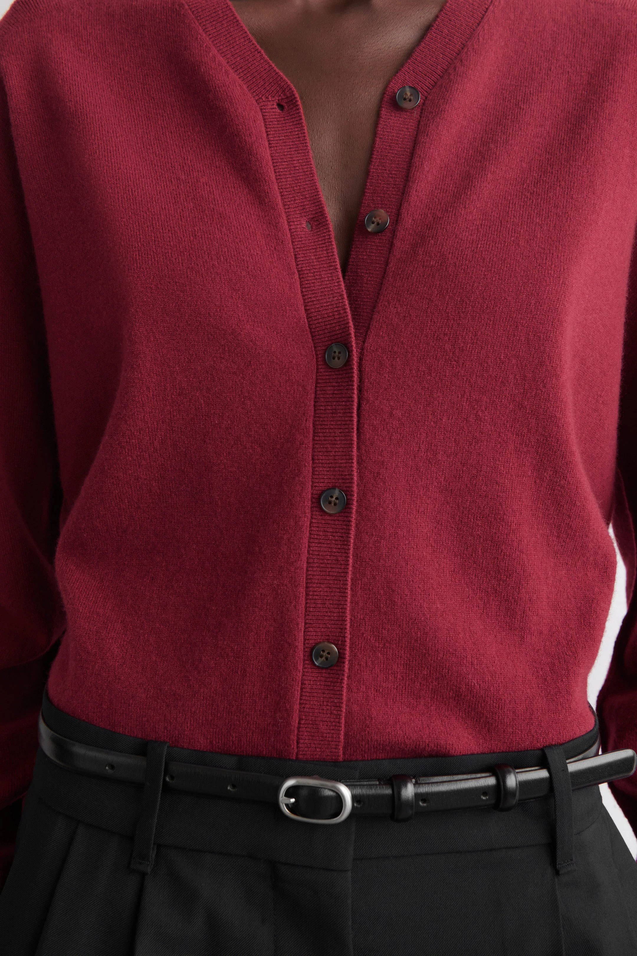 STRICKJACKE AUS MERINOWOLLE MIT V-AUSSCHNITT - ROT | COS DE | COS (EU)