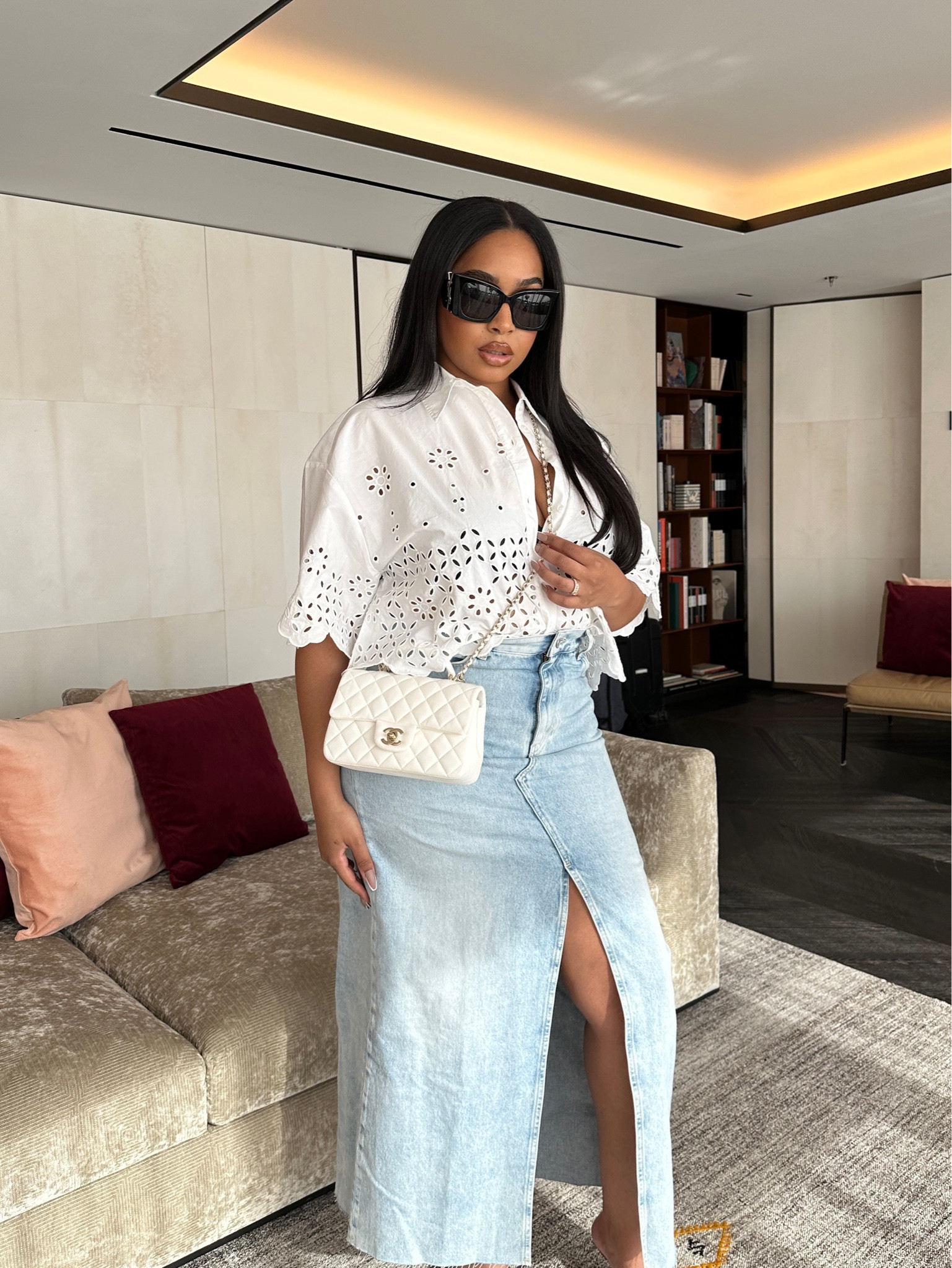 Rare Beauty évent look ✨🖤
Chemise H&M
Jupe & other stories (presque out of stock)
Jupe similaire Asos Design 
Sac Chanel
Lunette YSL