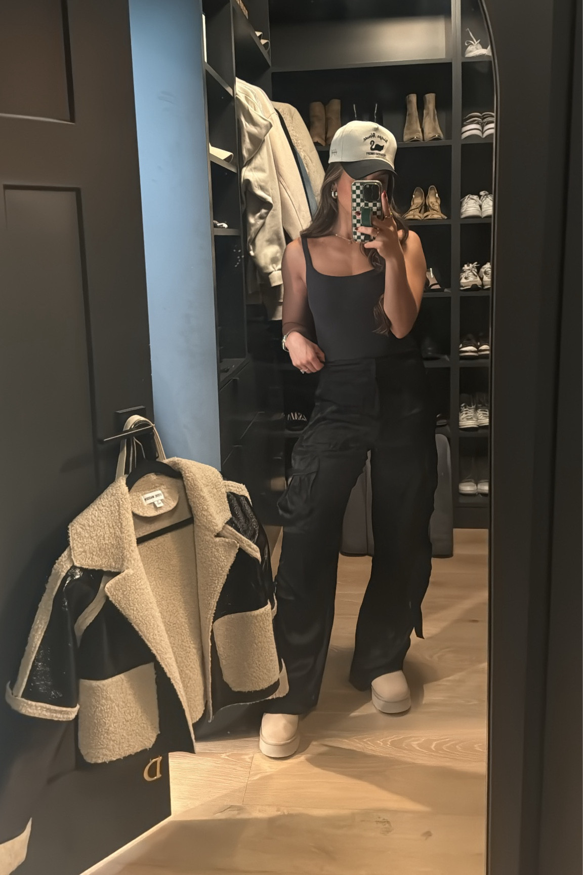 Thanksgiving fit 🦃 @huegahouse code: LILY @wallicases code: MYLITTLELIFTS 