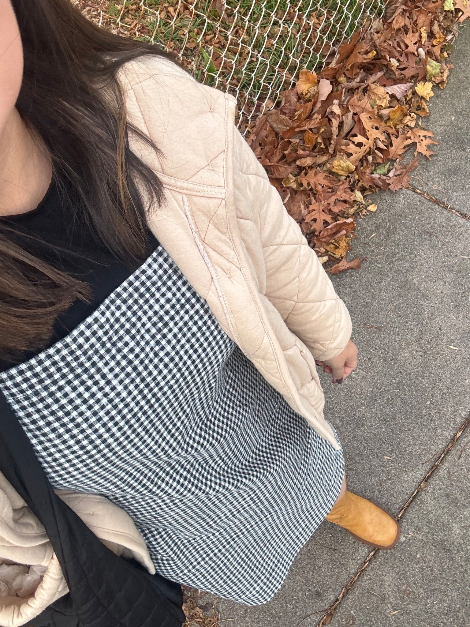 Fall leaves & gingham print 👌 

#falloutfit #pufferjacket #campusboots #bootsoutfit

#LTKootd #LTKgrwm #LTKmomlife