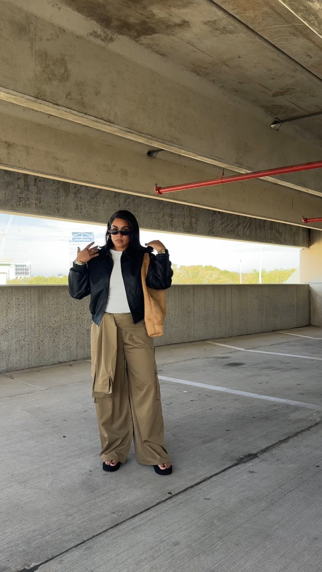 Cool mom outfit

#LTKootd #LTKPetite #LTKmomlife