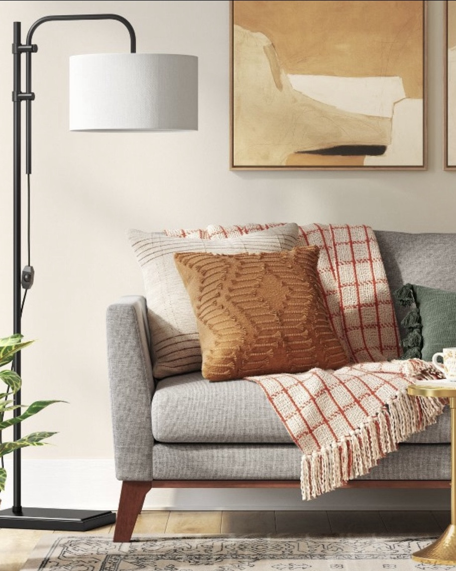 Black floor lamp

This floor lamp is a perfect addition to any space, we love the dimmer feature too.

#LTKHome #LTKFamily #LTKautumn