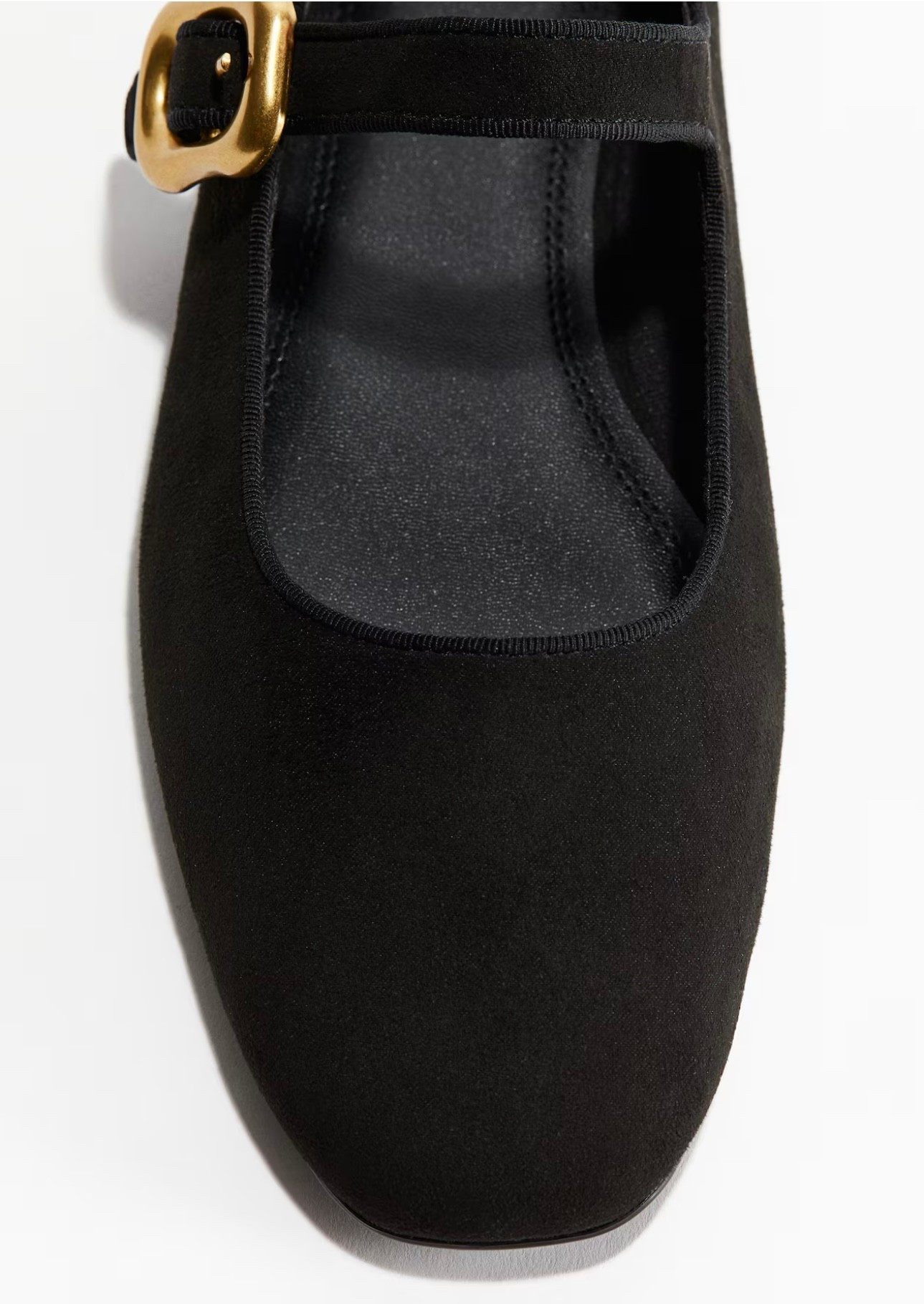 Obsessed with these H&M flats 🤍 so chic & comfy

#LTKSeasonal #LTKU #LTKSaleAlert