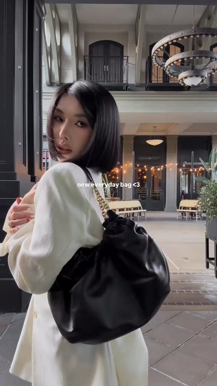 unbox new daily bag with me <3-

#unboxwithme #shoulderbags #everydaybag #bagtrends #가방추천

#LTKootd #LTKgrwm