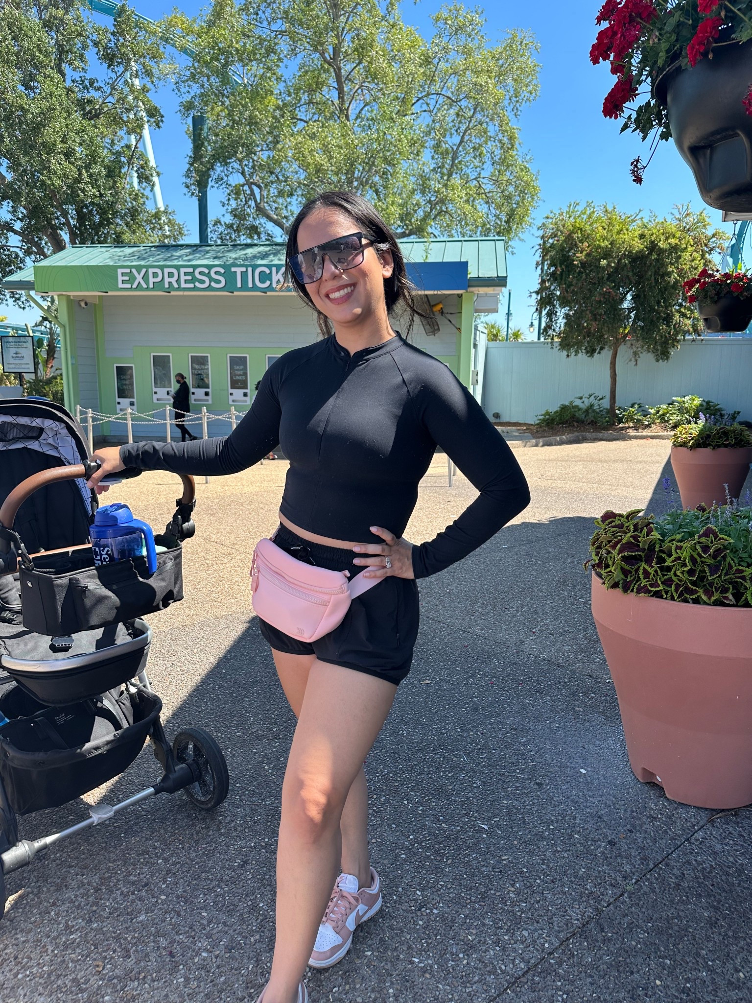 Hot Mom Walk-Fit 🤍✨

#LTKFamily #LTKFindsUnder50 #LTKStyleTip