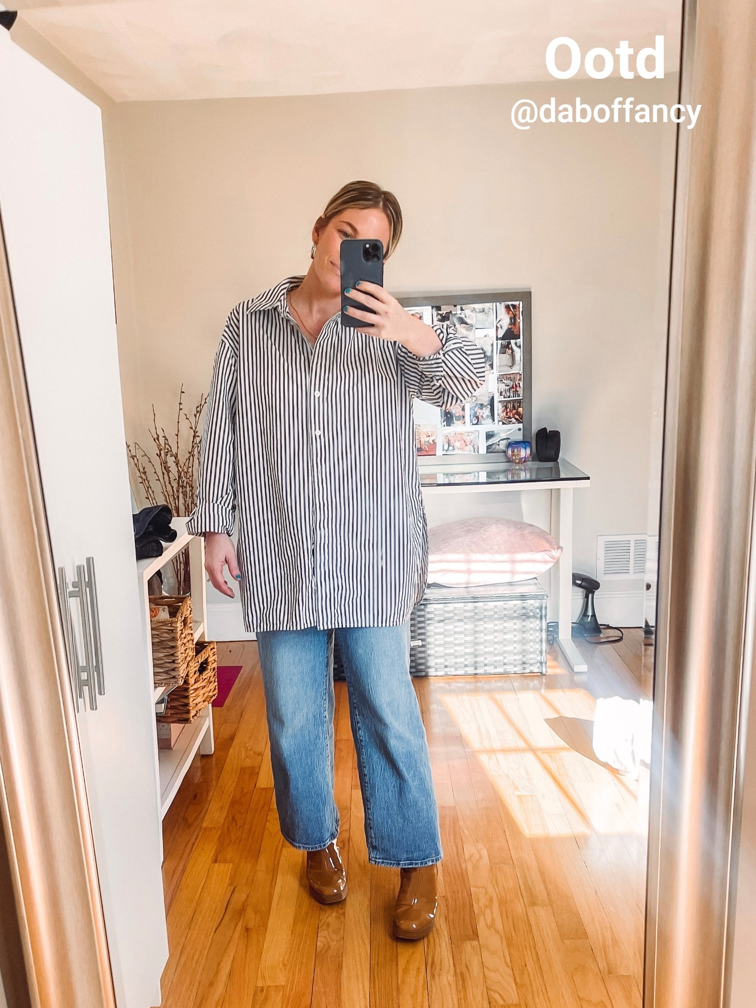 Transitional outfit for spring 
Oversized Oxford shirt 
Perfect vintage Madewell denim wearing 26 P 
Patent leather boot 

#LTKSaleAlert #LTKStyleTip #LTKPetite