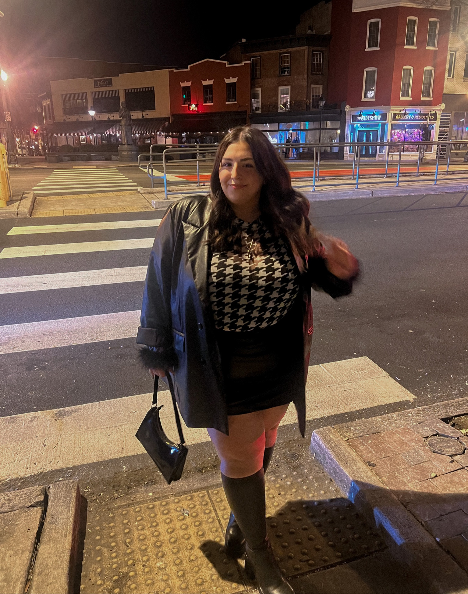 the cutest, simplest curvy girl outfit for a night out ✨ #plussize #miniskirt

#LTKcurves #LTKSeasonal #LTKFind