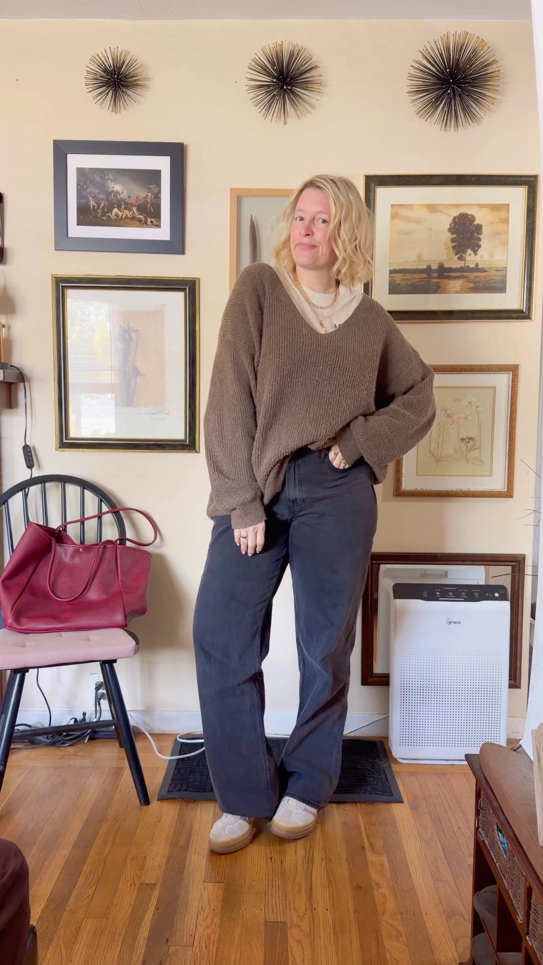 Serving cozy but still outside 🤎🖤

It’s giving “I just threw this on” (I absolutely did not). Loose fit jeans, a simple tee, and my go-to v-neck sweater because brown and black will forever be that combo.

Cold weather just means better layers and cuter fits. Midweek mood: comfy, confident, and a little unbothered. ✨



#LTKOver40 #LTKTall #LTKMidsize