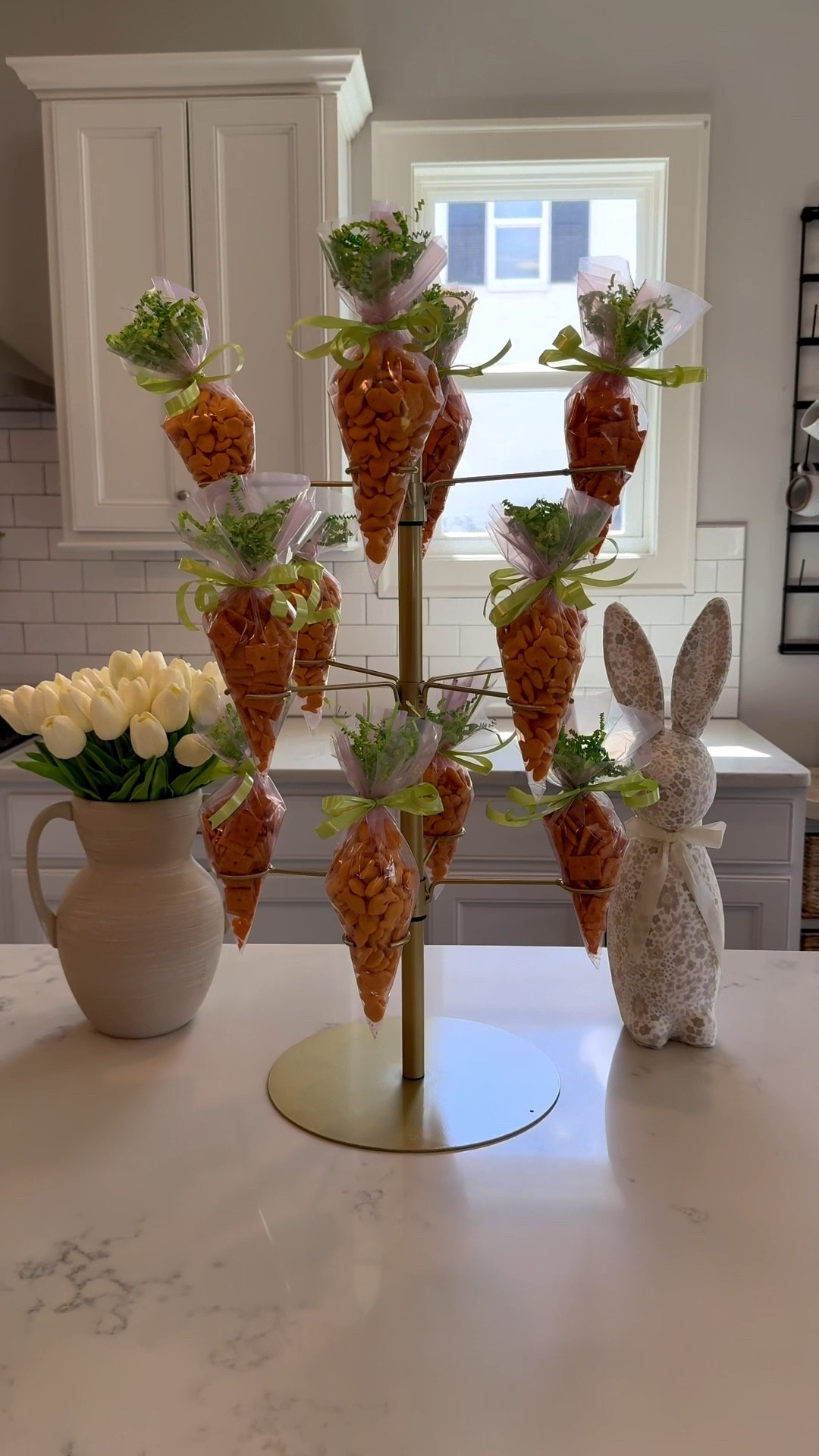 🥕 DIY Easter Snack bags! How fun are these?! #easter #eastercraft #easterdiy #diyeaster 

#LTKKids #LTKSeasonal #LTKmomlife