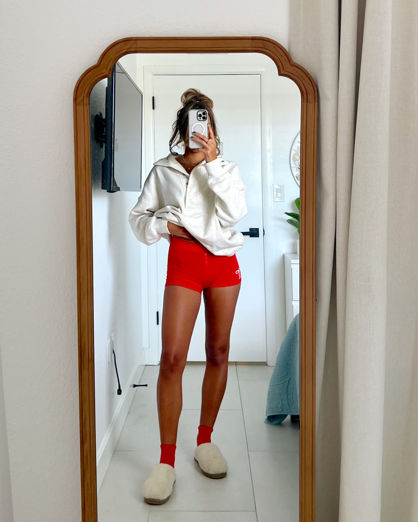 New Aerie arrivals I got during Cyber Week sale ❤️ love this cozy sweatshirt and these boxer shorts 