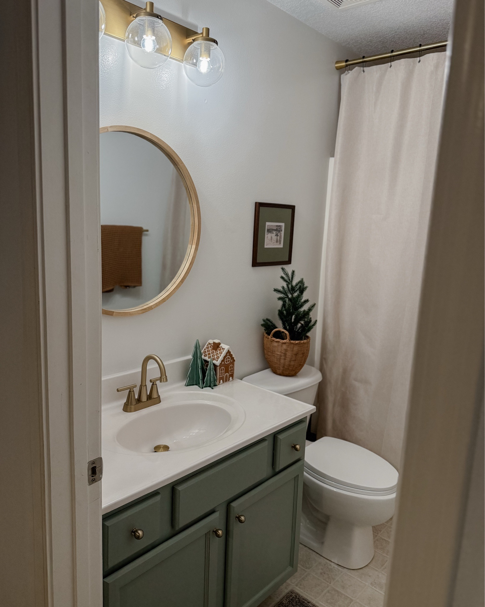 Kids Christmas bathroom decor

#LTKGiftGuide #LTKHome #LTKHoliday